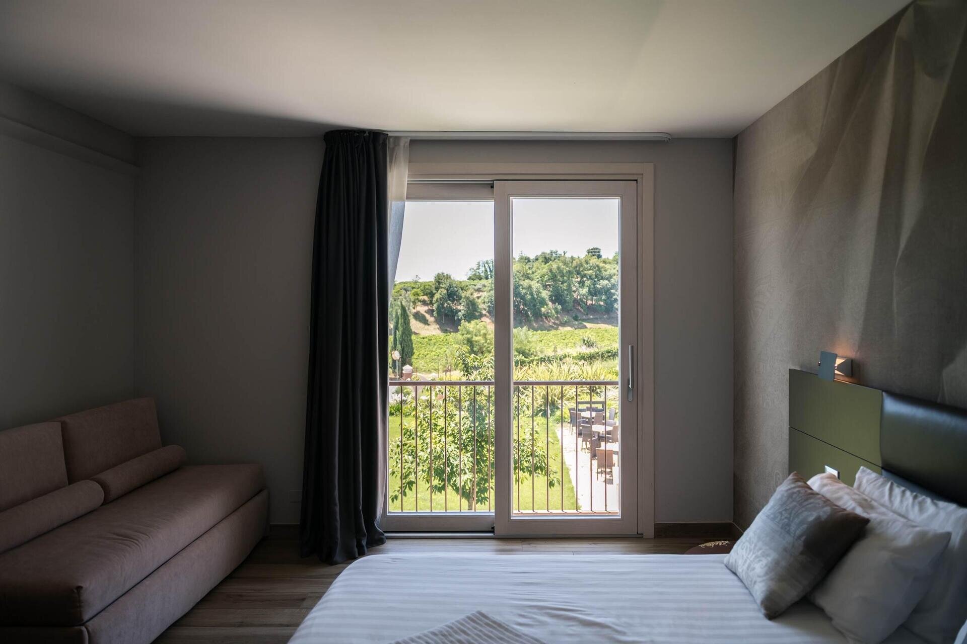 Images Trn 1 Ec285e3a 6025 48e0 B1fb 8eb99946c573 99 Image