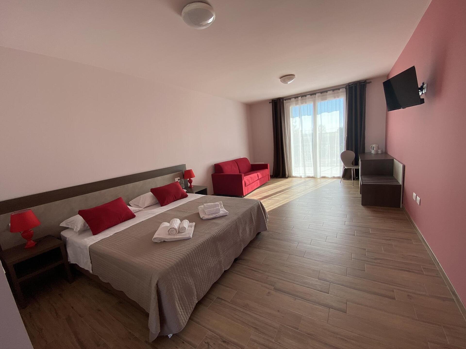 Images Trn 1 Fa23e808 5cad 4796 9de4 B40c8f1d2e05 99 Image