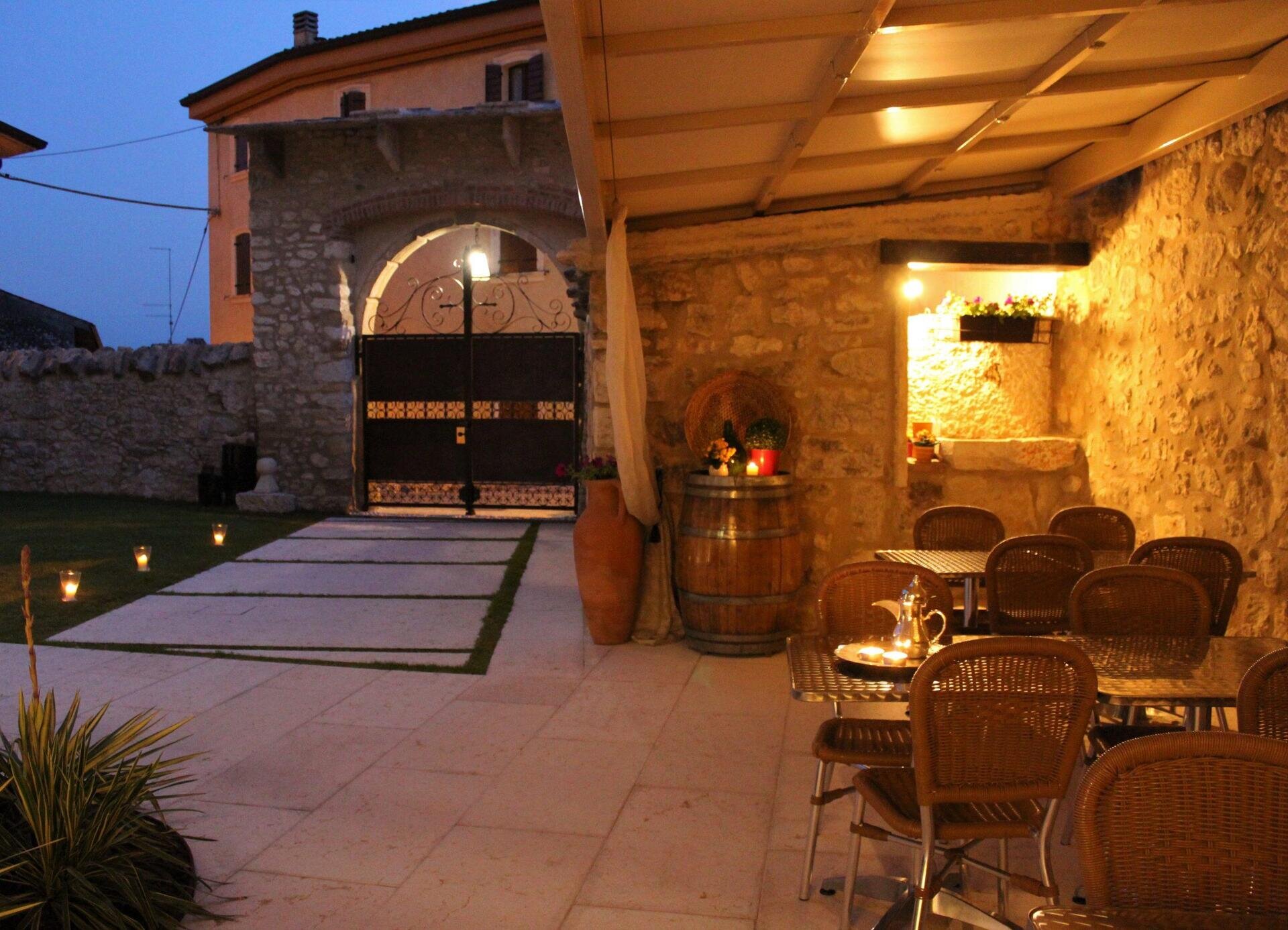 ARCO DI VINO
