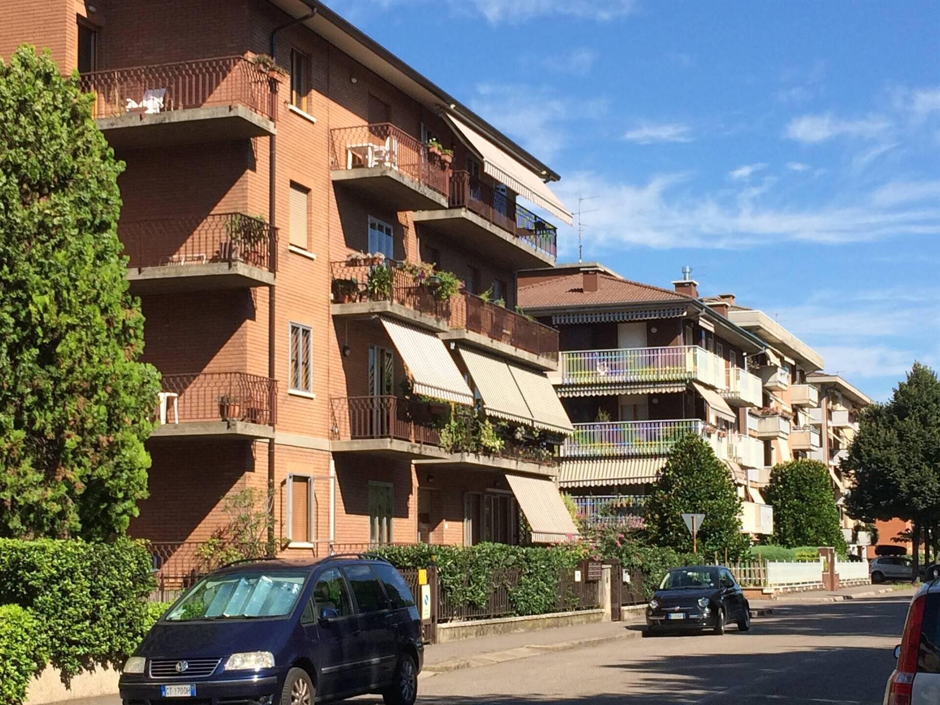 B & B PERGOLESI