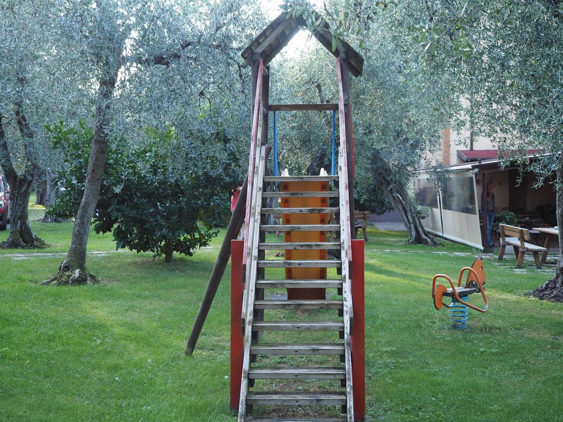 Images Trn 1 2bc26d24 B3d0 4874 Abb8 58448b5769c6 99 Image