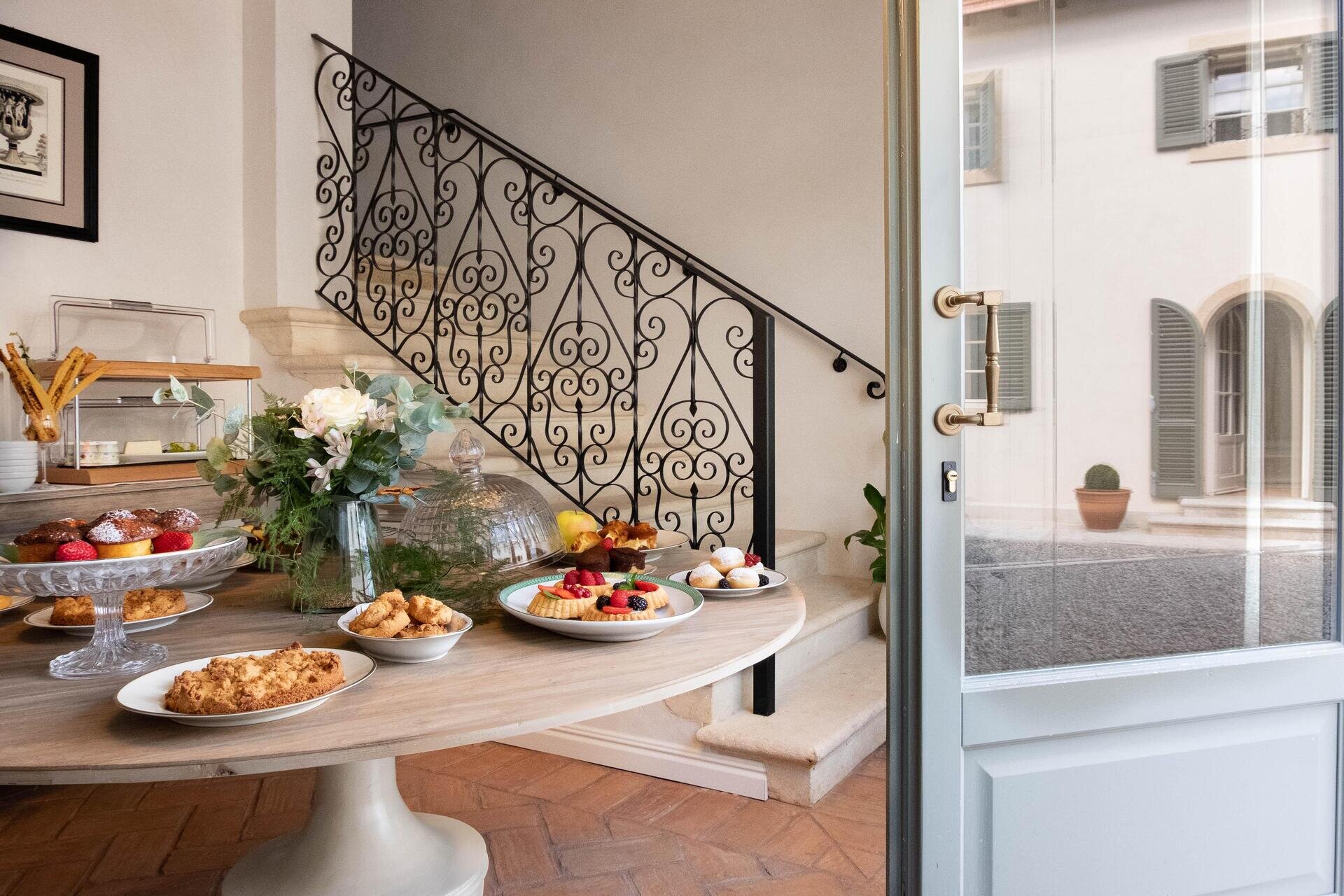 Images Trn 1 C17cb6a4 056a 4084 B9d7 4f0fc8964d83 99 Image