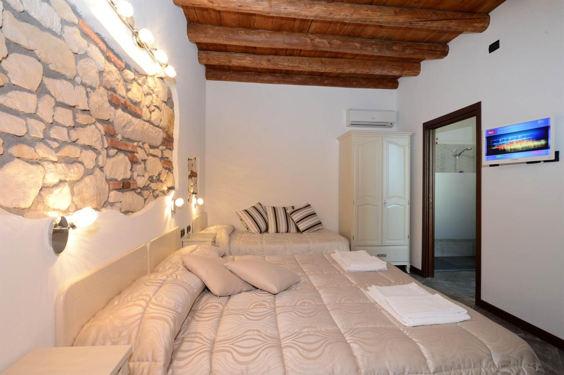 CQ ROOMS VERONA
