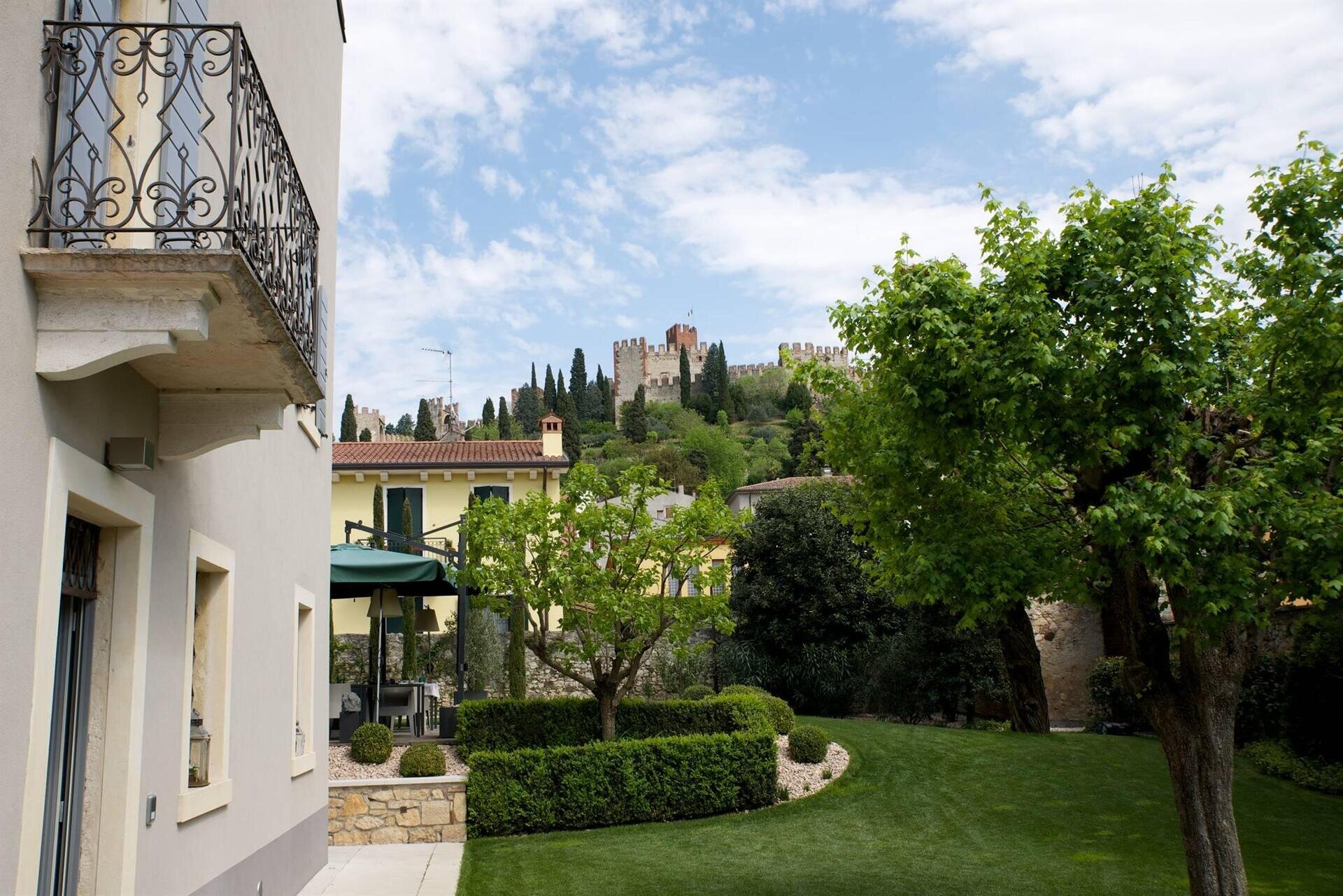 DAMARANTO RESIDENZA E CUCINA