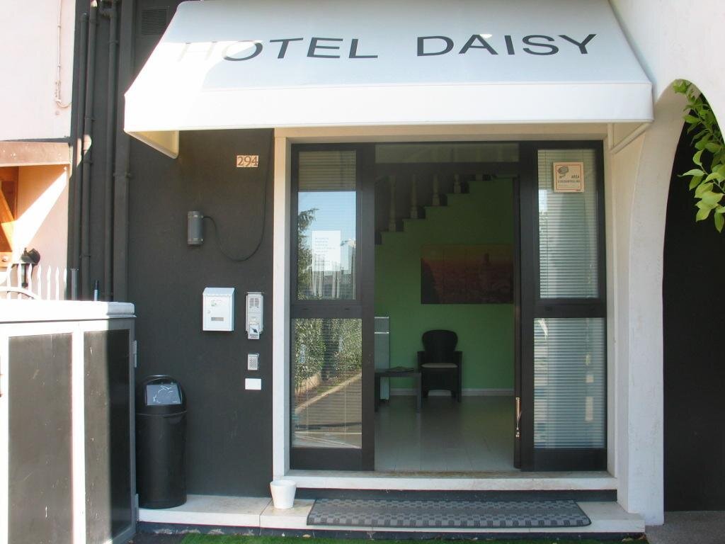 HOTEL DAISY