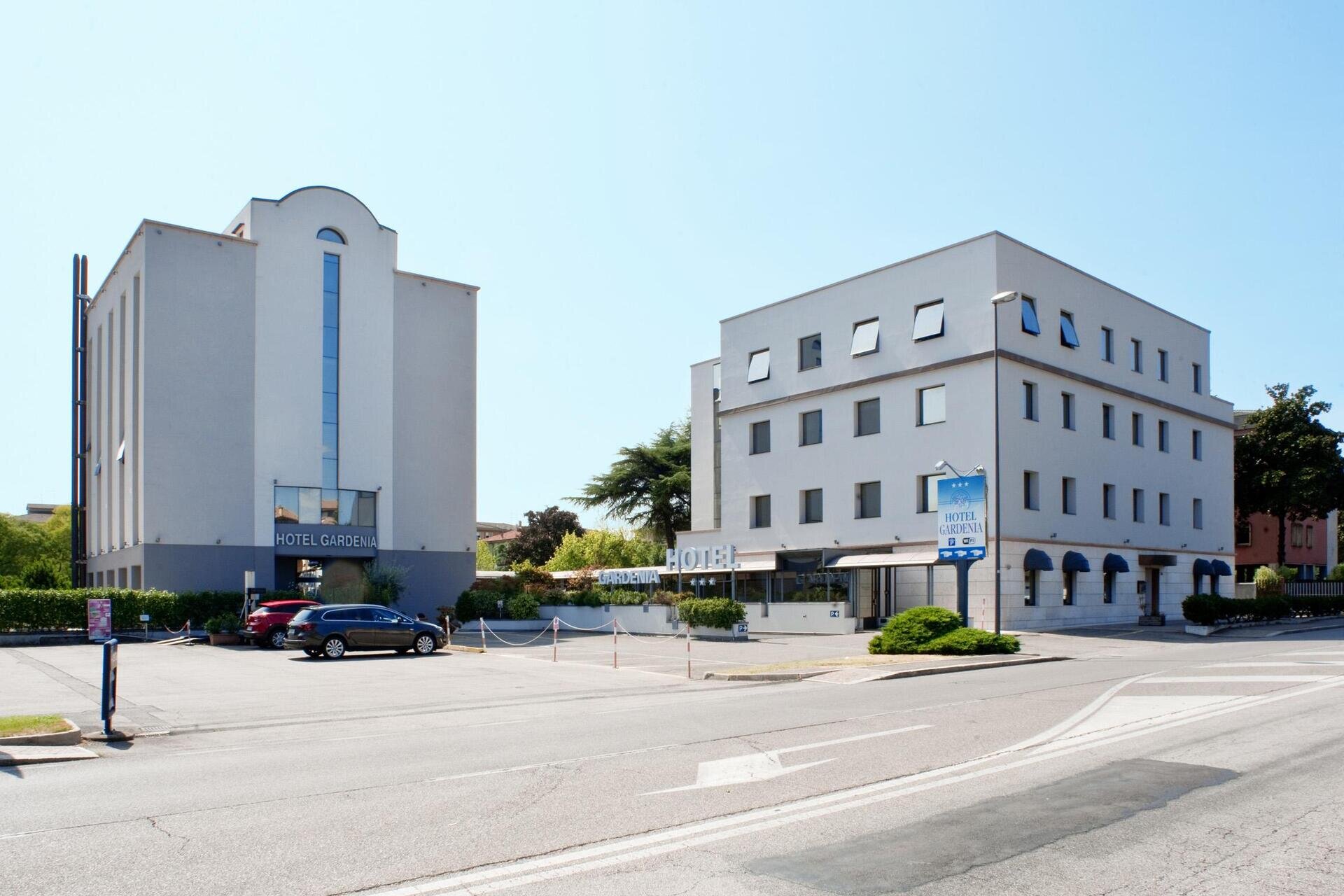 HOTEL GARDENIA