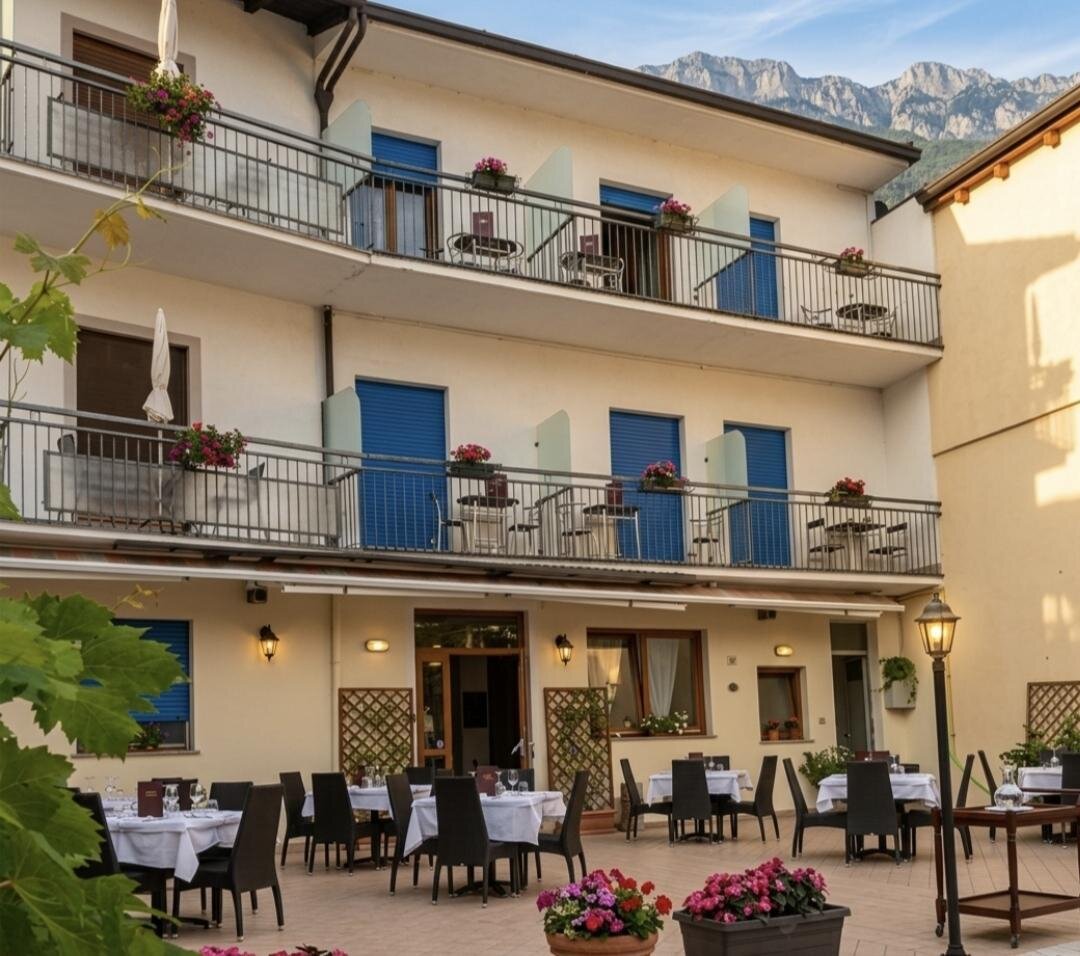 HOTEL LUISA