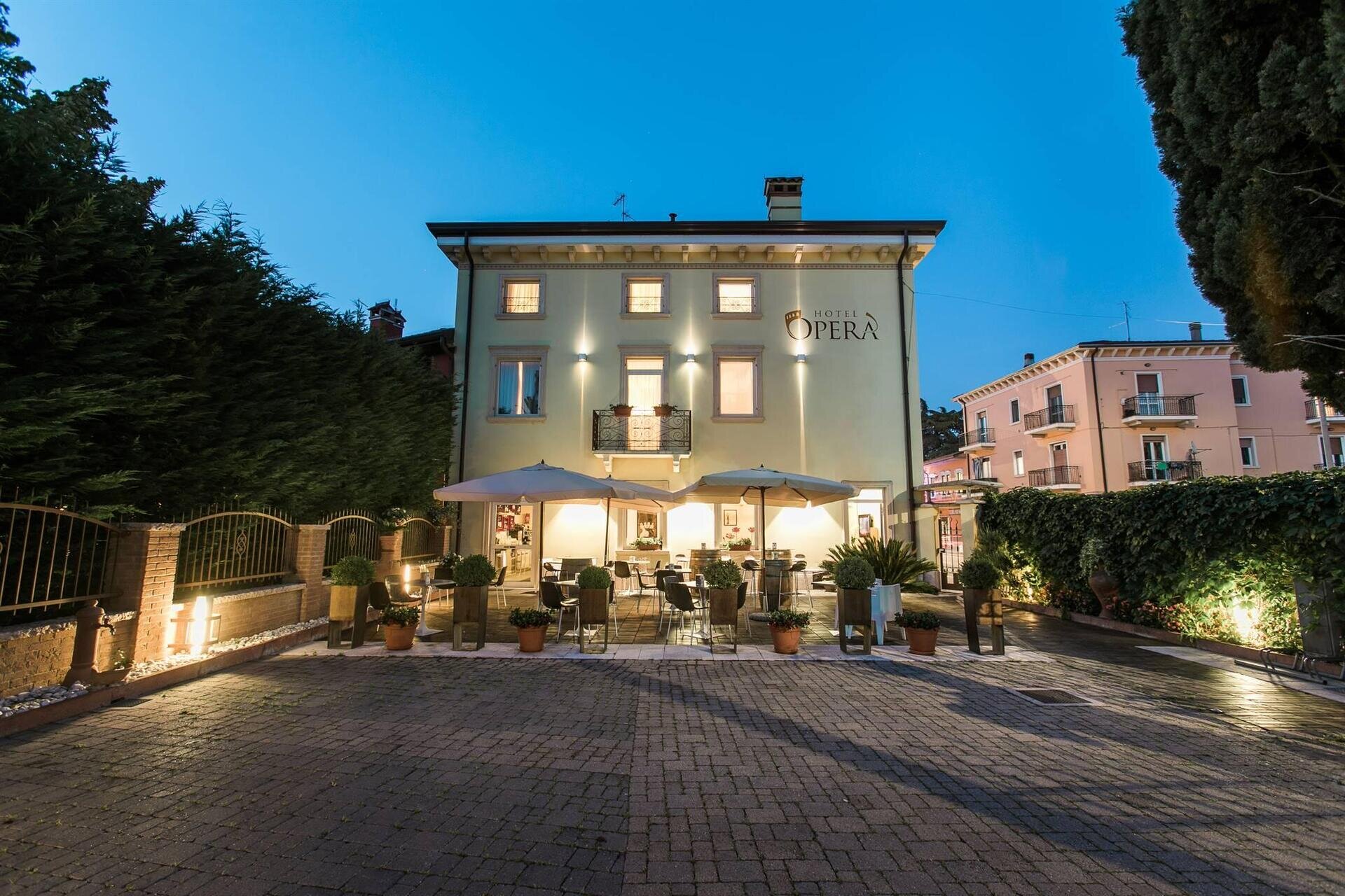 HOTEL OPERA'
