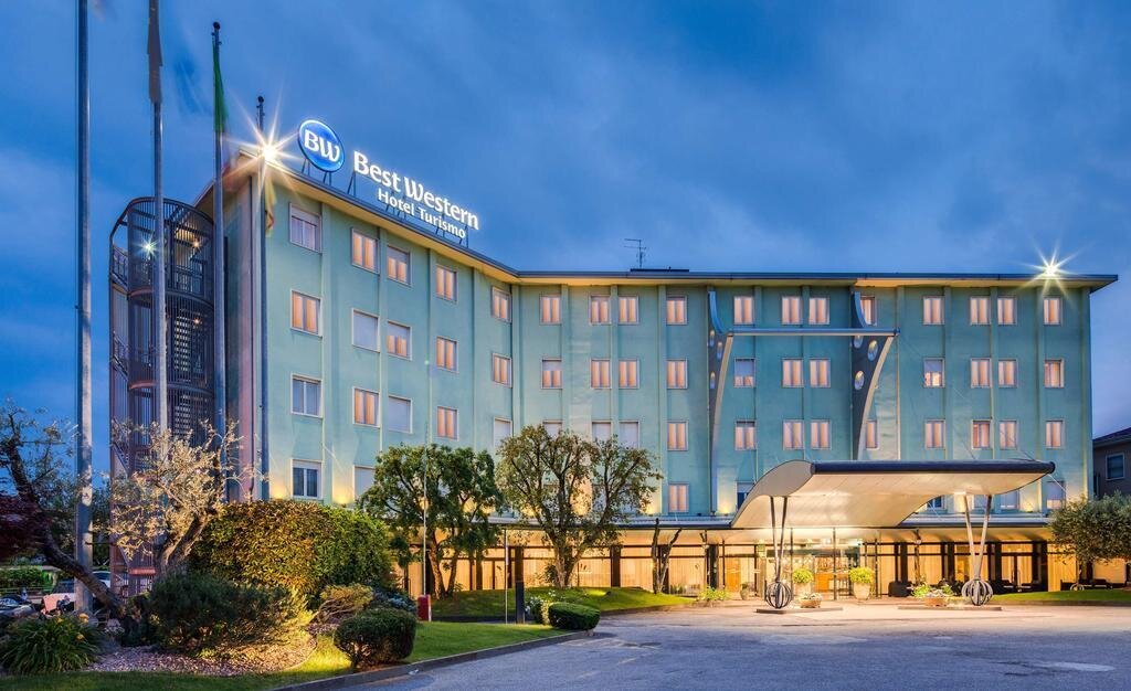 HOTEL TURISMO