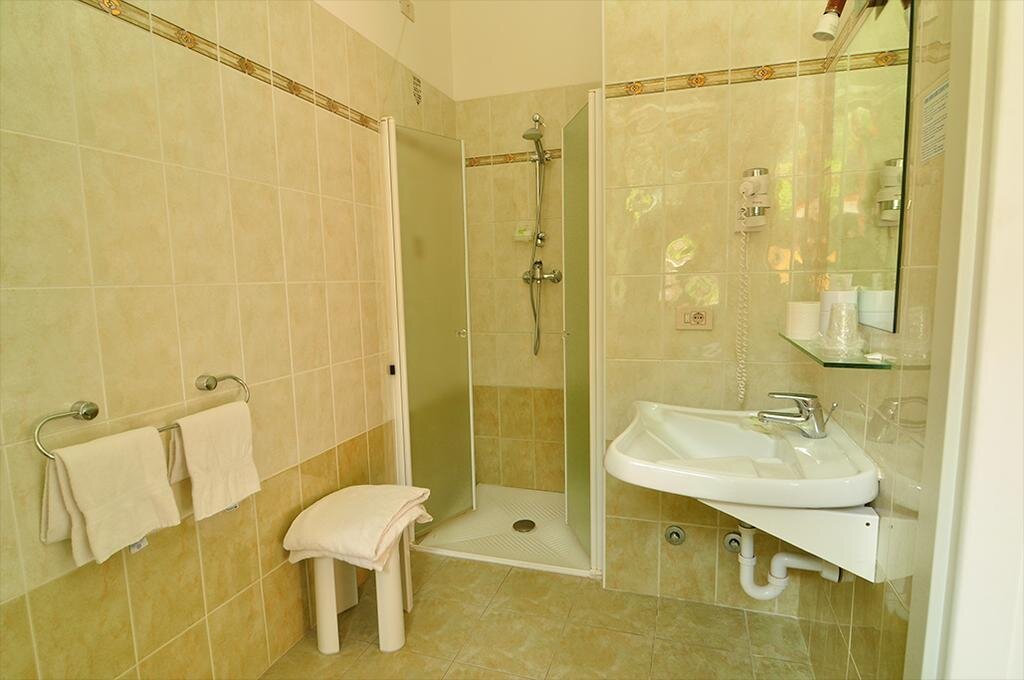 Images Trn 1 20cee597 539e 4aa8 9ba2 4d31e4d5b1cd 99 Image