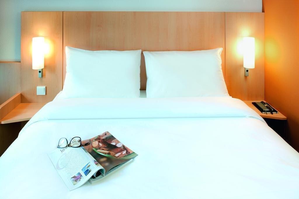 LEONARDO HOTEL