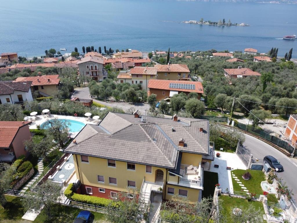 VILLA DUE LEONI
