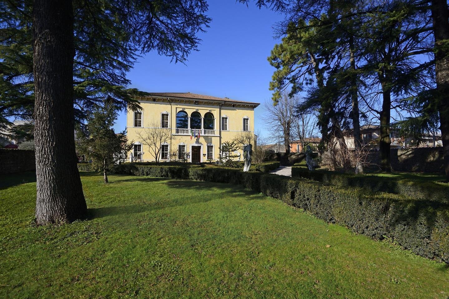 VILLA QUARANTA TOMMASI WINE HOTEL & SPA
