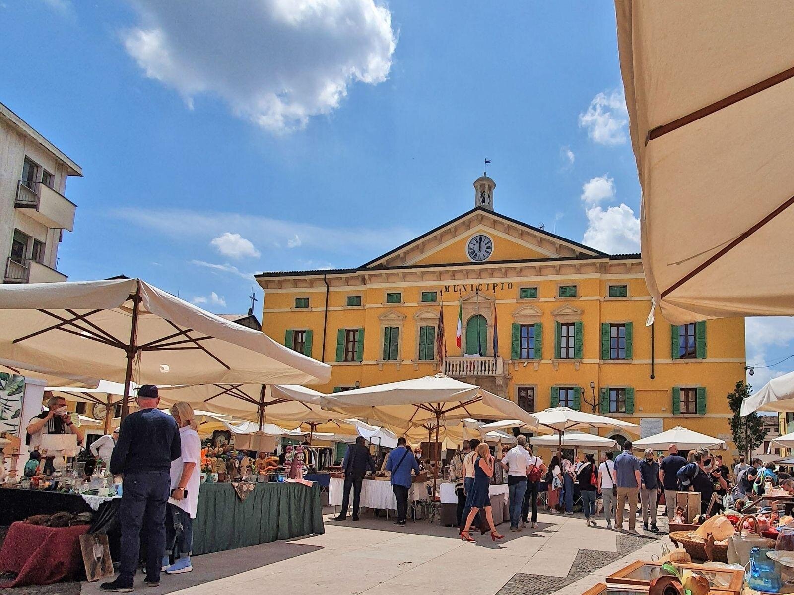 Mercato dell'Antiquariato e del Modernariato