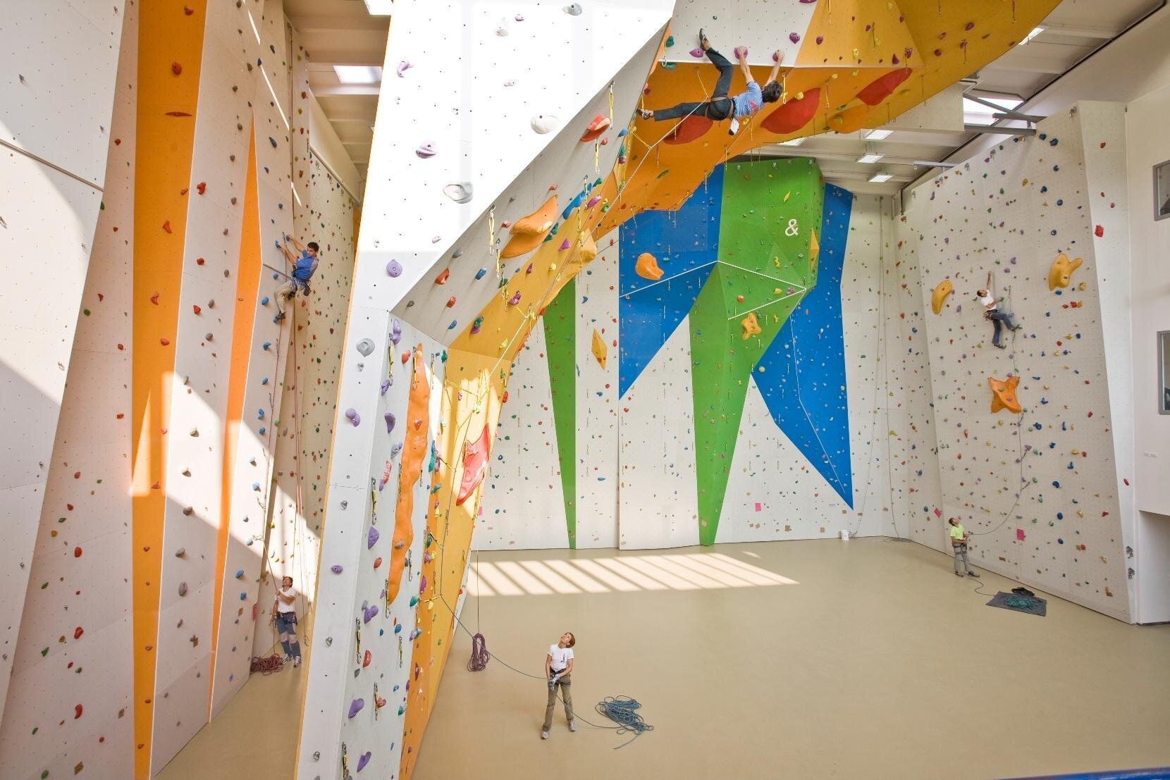 Indoor sport climbing