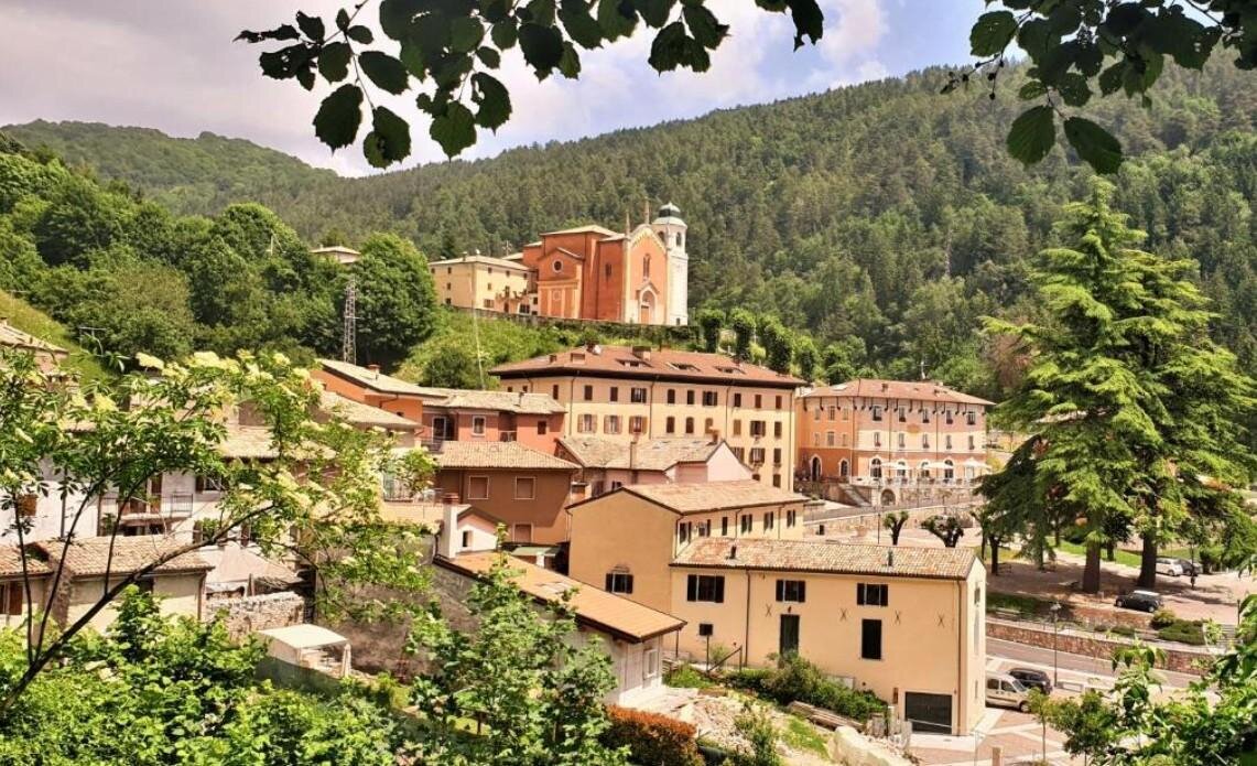 Walk through the hamlets of Ferrara di Monte Baldo