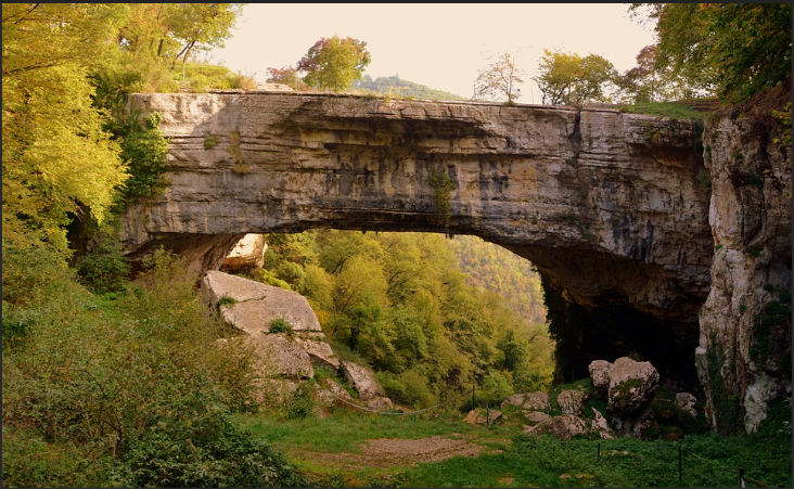 Trekking to Ponte di Veja