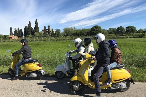 Explore the Morainic hills by Vespa with a Guide