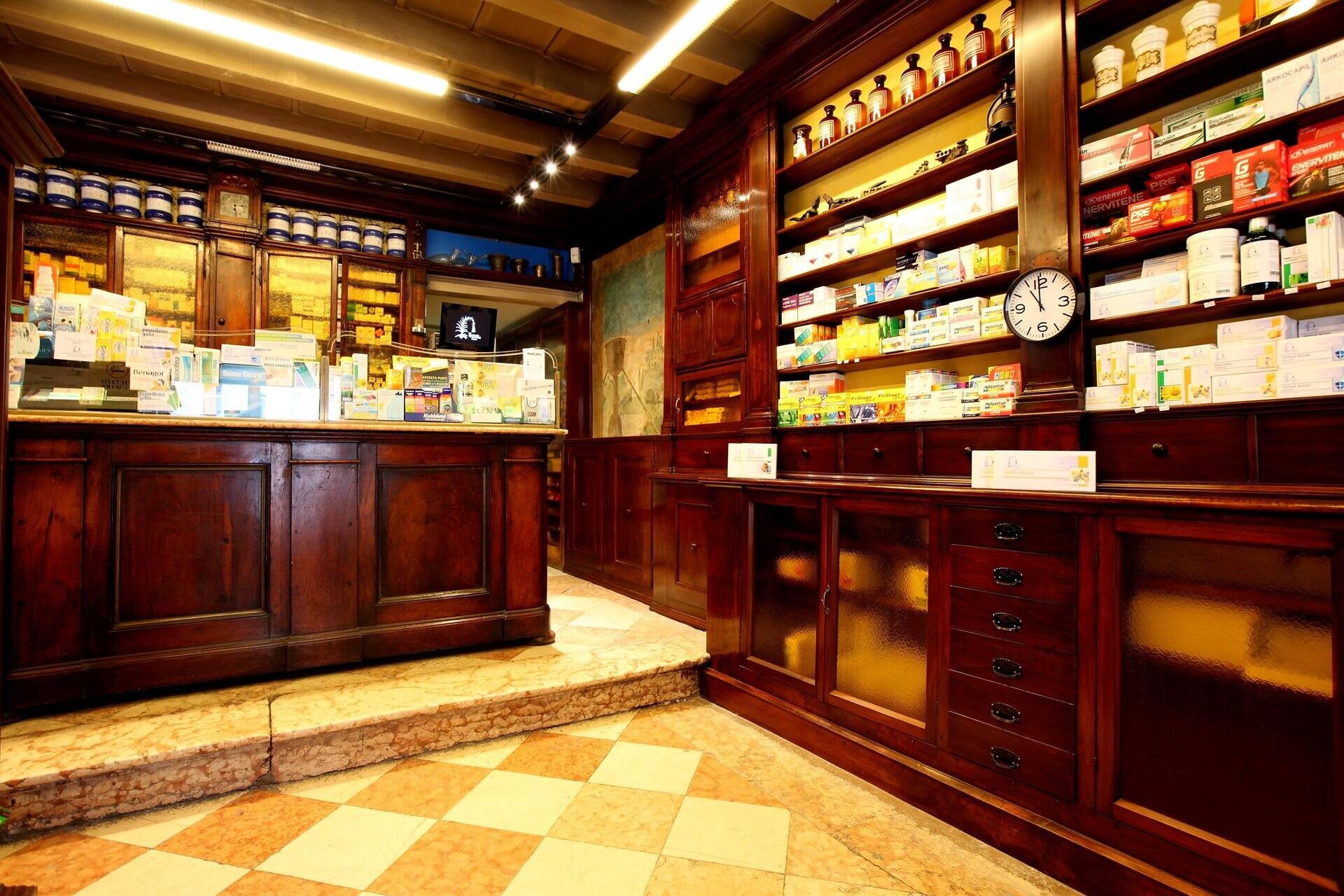 The hidden treasures of the Ambrosini Pharmacy
