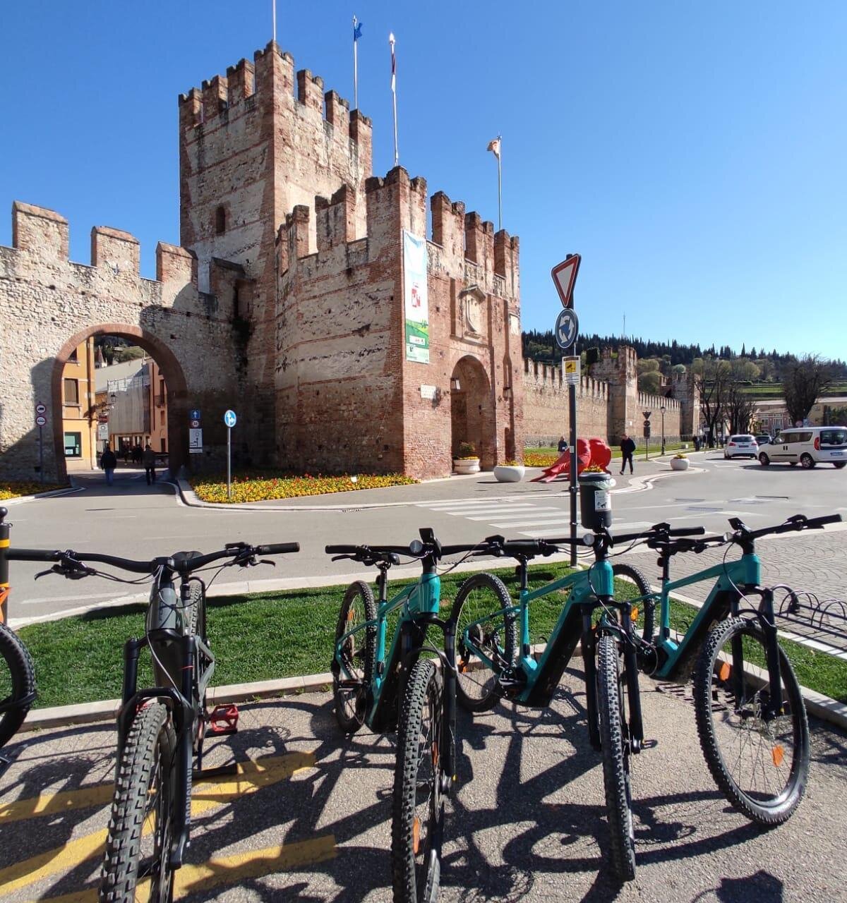 Ride & Explore | Between Castles, History, and Nature 