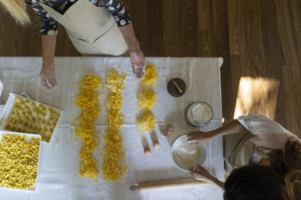 Discover the old market and make fresh pasta