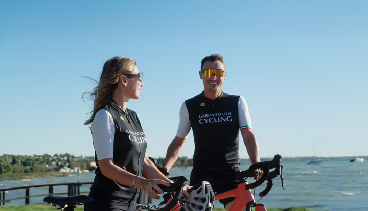 Self Bike Tour on Lake Garda: Peschiera–Bardolino from Verona by train