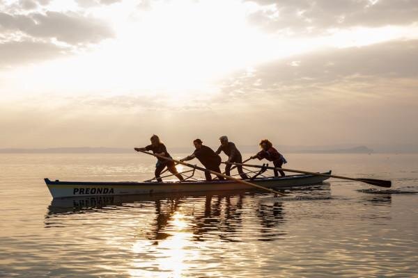 Voga in piedi al tramonto sul Lago di Garda - (in Tedesco)