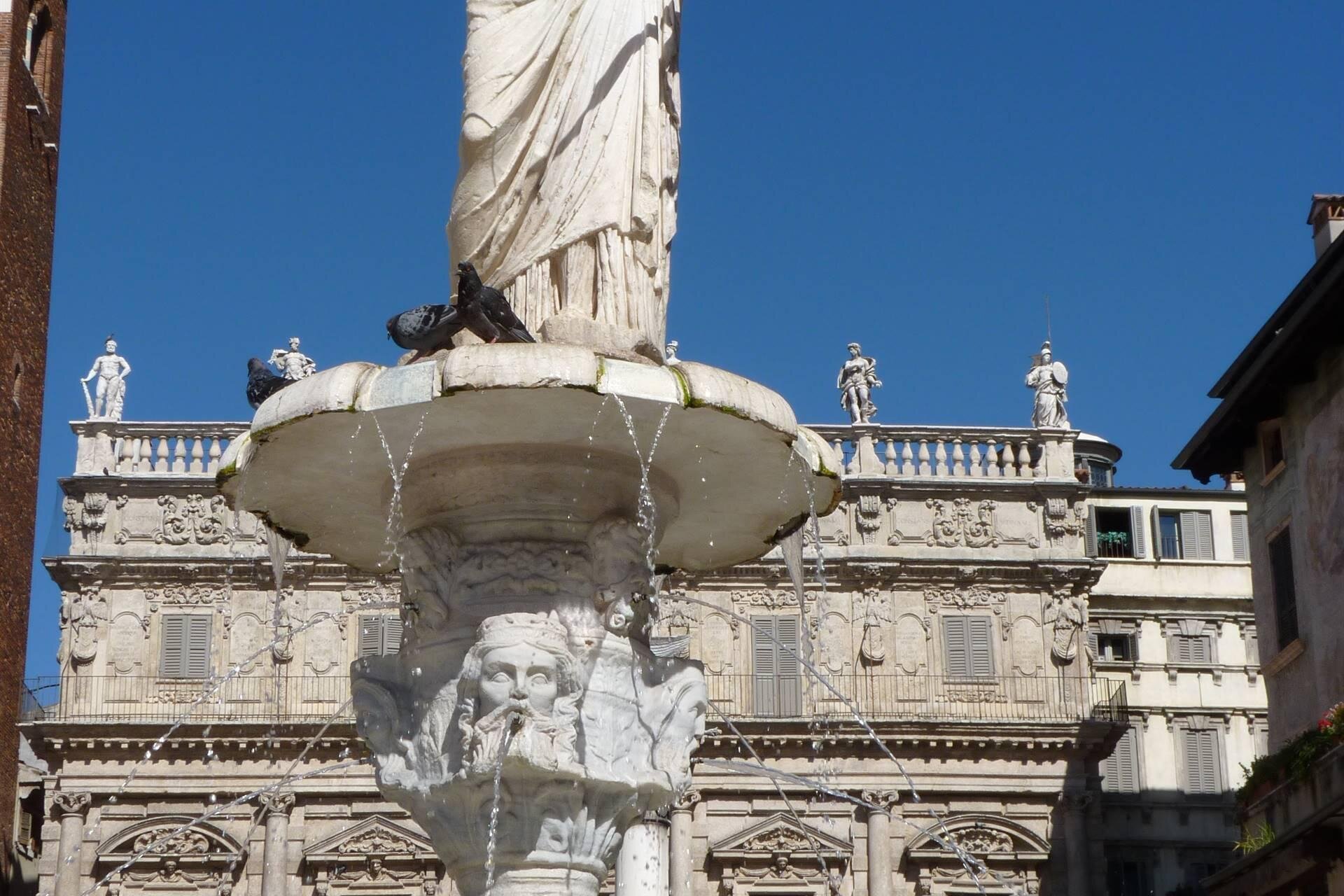 Fountain of Madonna Verona