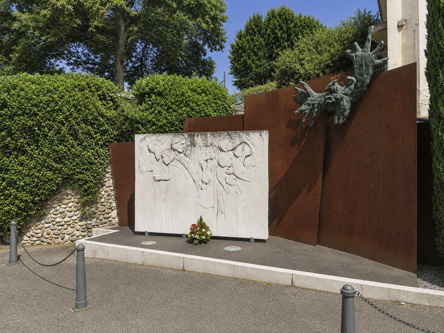 Monumento ai Martiri di Castelnuovo