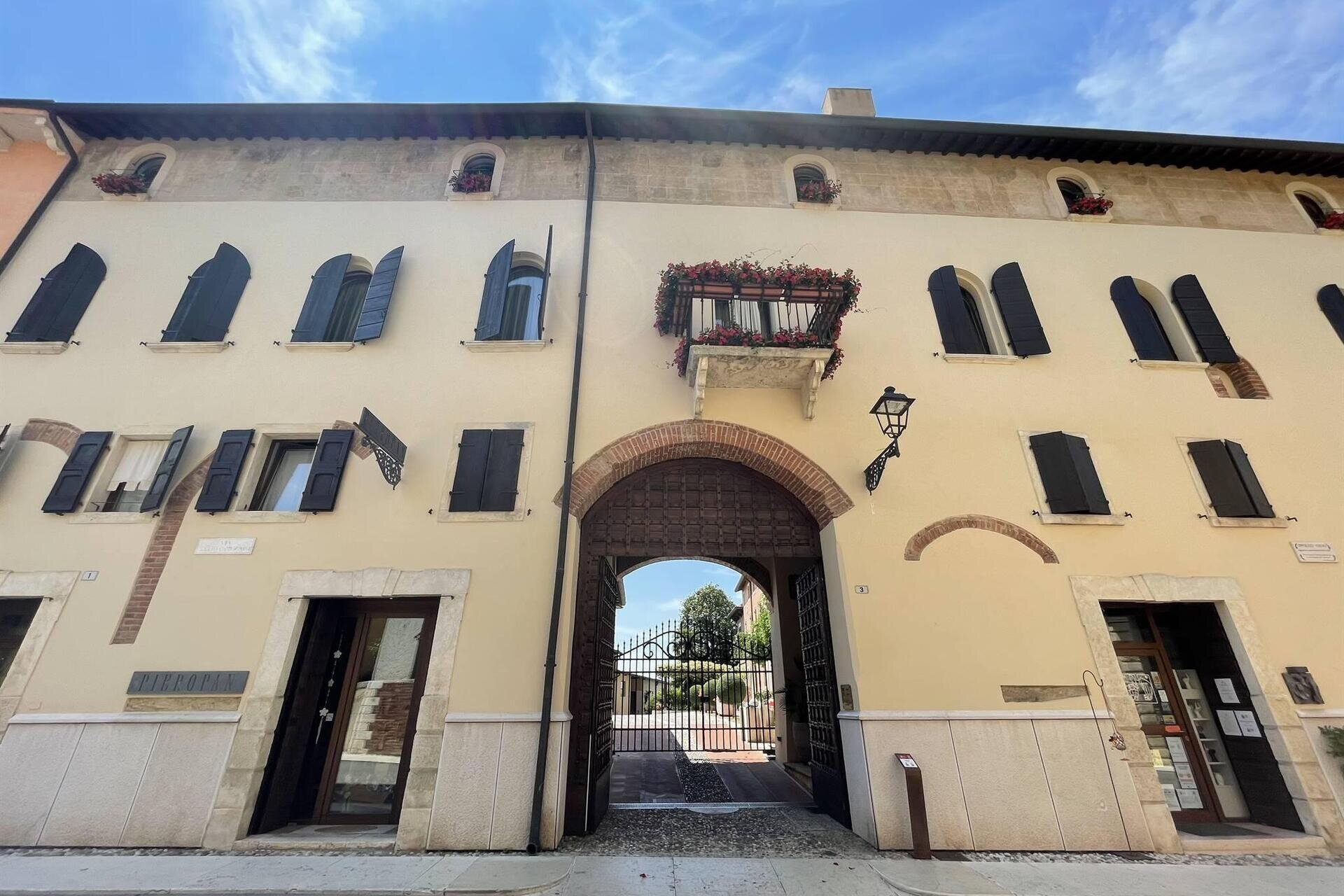 Palazzo Pullici