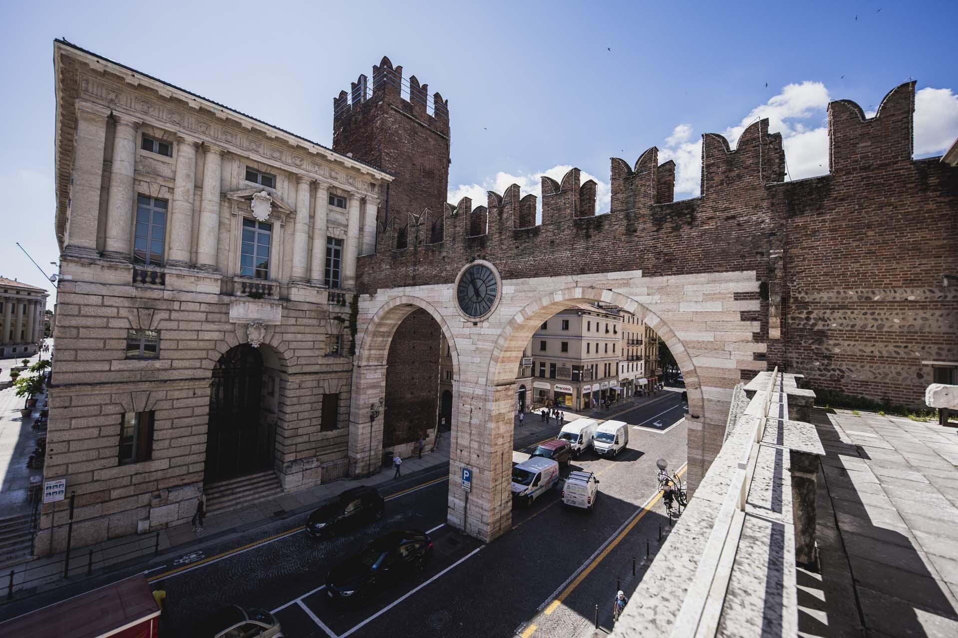 Borsari Gate