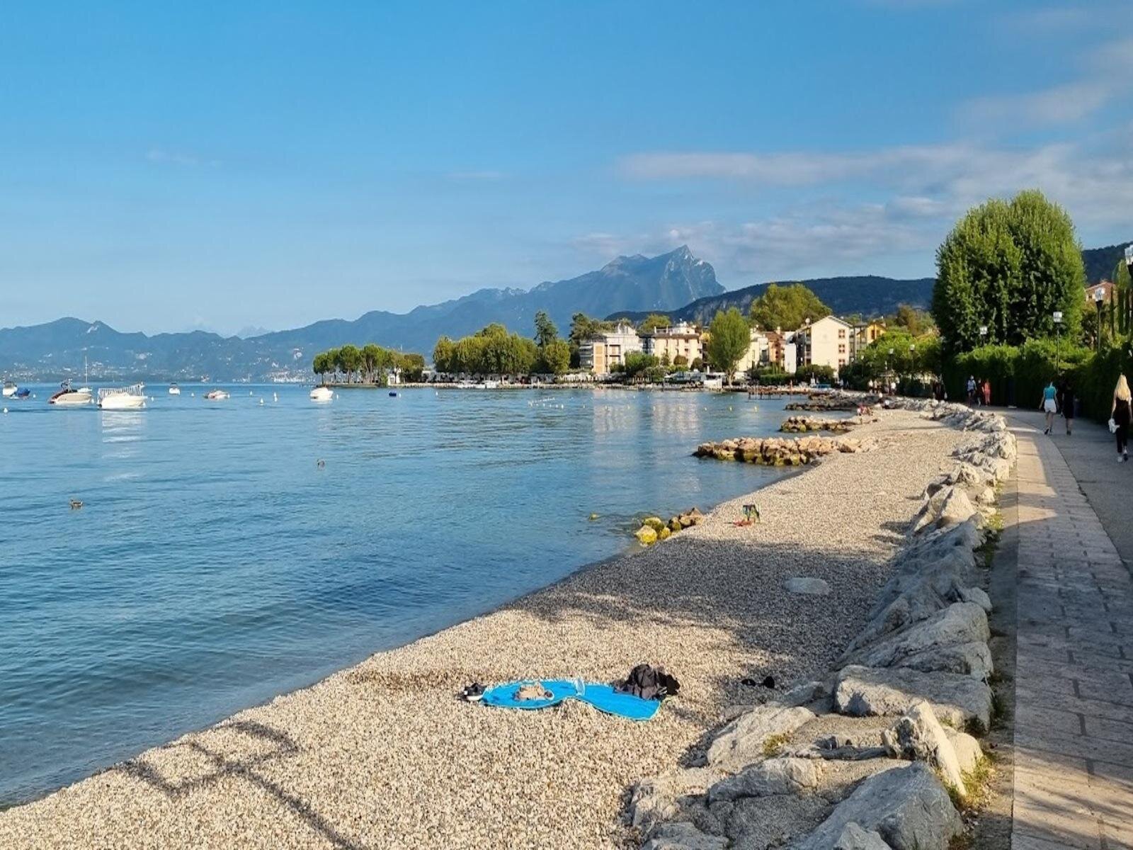 Bardolino Cisano Beach Promenade