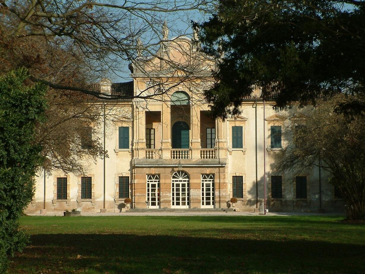 Villa Dionisi and Museum of Applied Arts in Furniture.