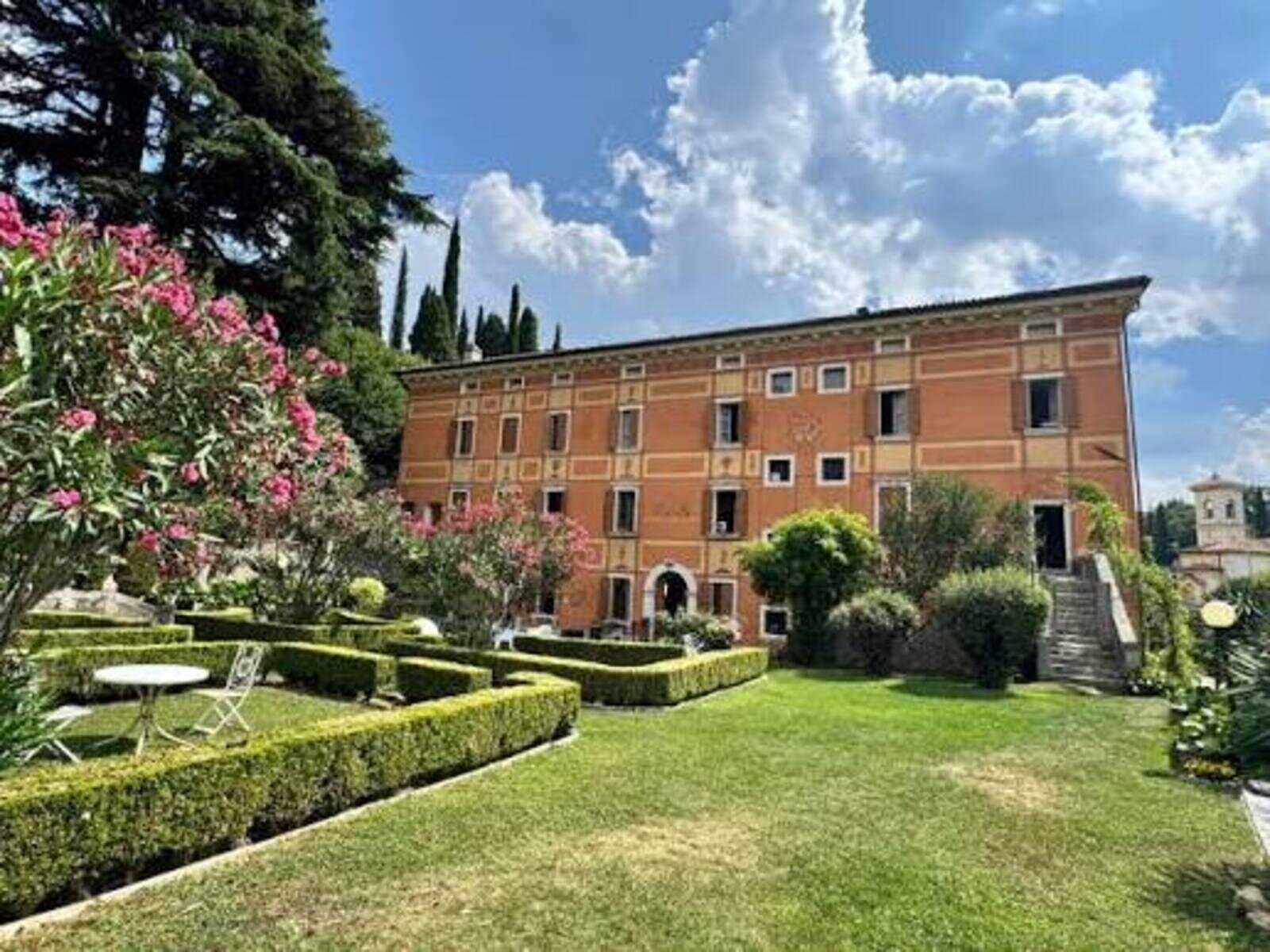 Villa Torri Giuliari Albarè di Costermano