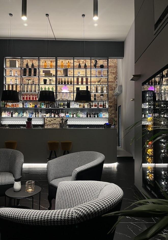 Centrale Cocktail Wine Bistrot
