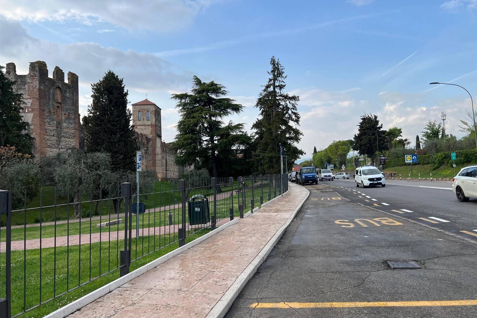 Carico e scarico bus turistici Lazise