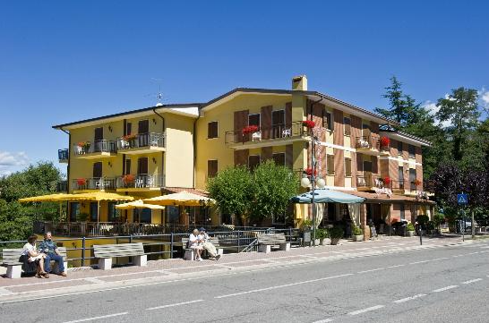 Noleggio e ricarica E bike Albergo Costabella