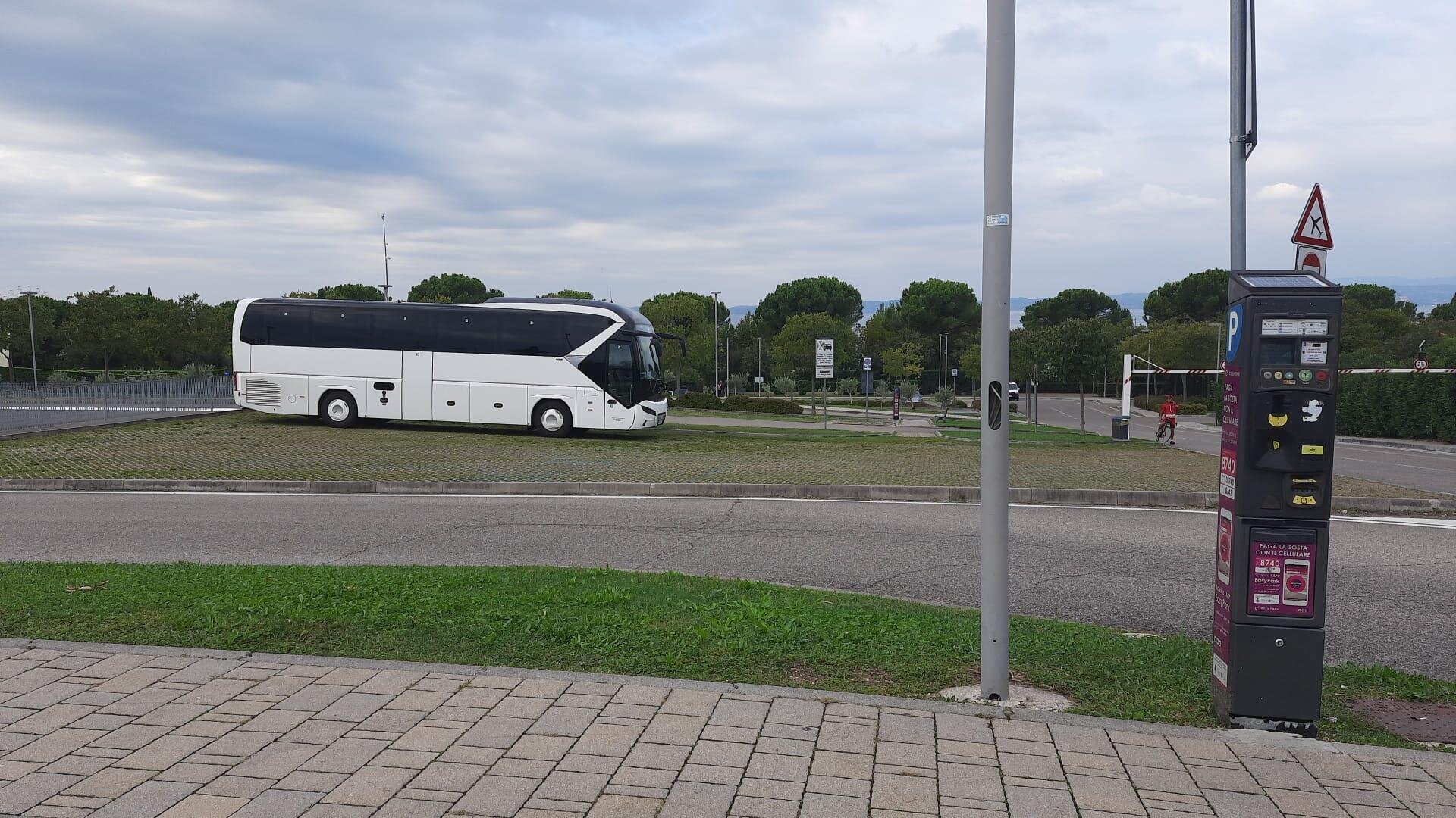 Tourist Bus Parking - Bus Terminal Via Gardesana dell'Acqua