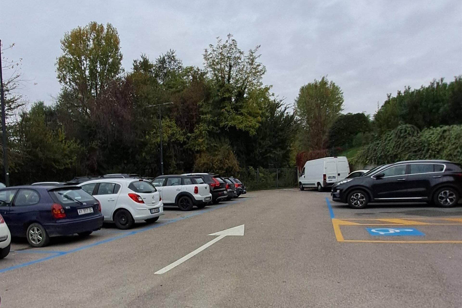 Via Dosso parking